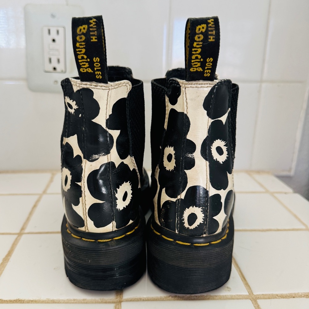 Dr. Martens Handpainted Floral 2976 Platform Chelsea Boots UK 5 EU 37 US 6 L - Picture 4 of 9